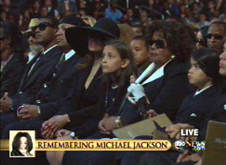 Illustration for article titled Live Blog: Michael Jackson Memorial Circus Service